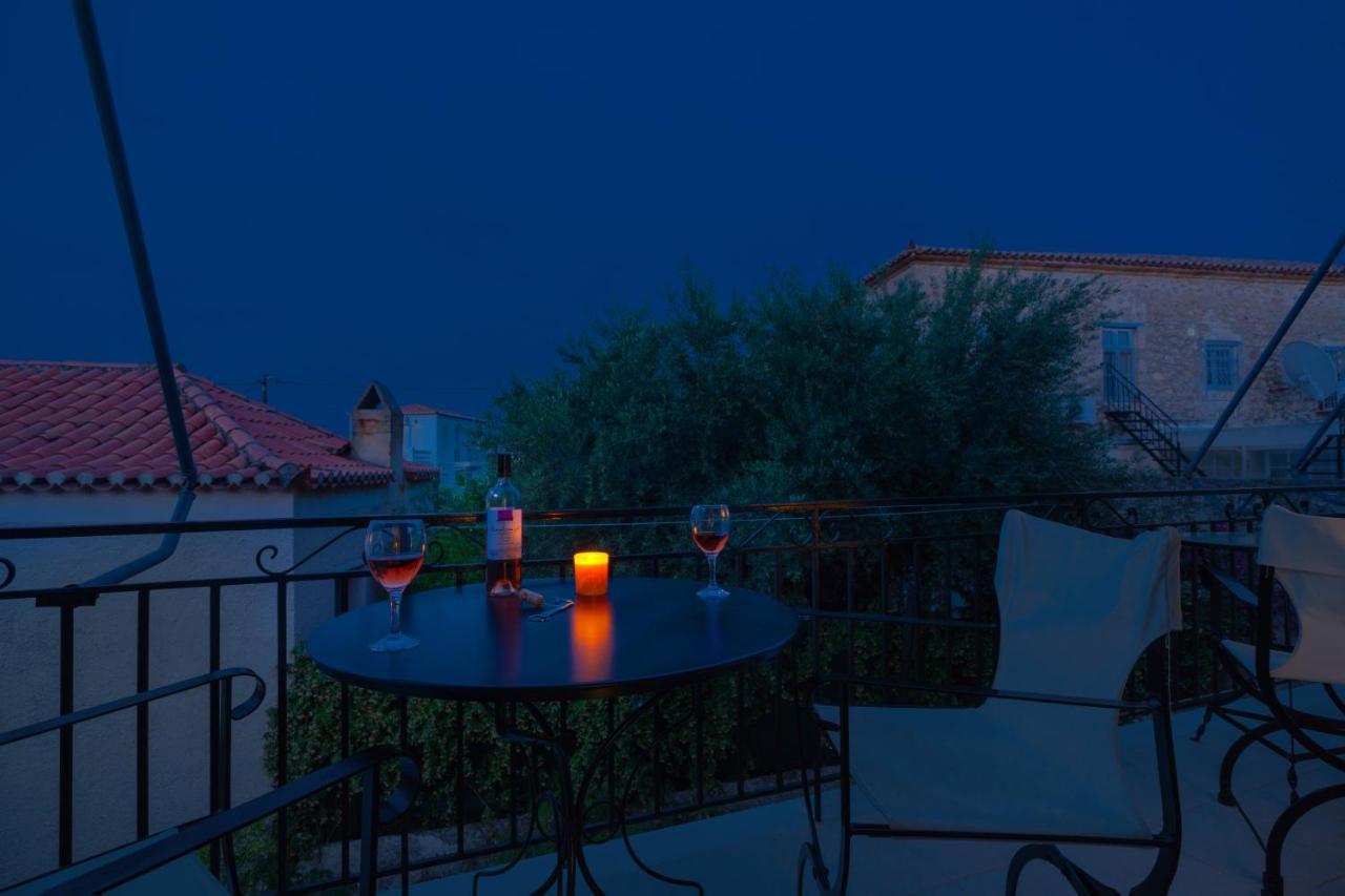 Arolithos Hotel Spetses Town Exterior photo